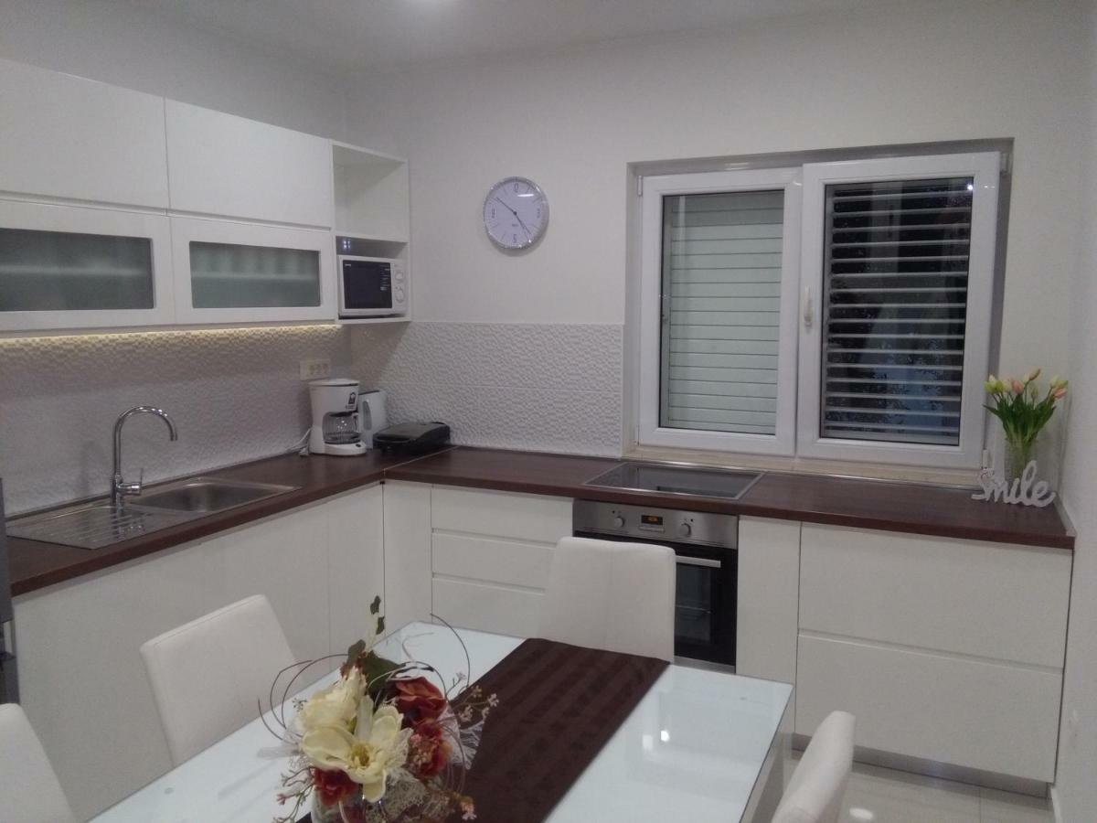 Ivana Apartments Makarska Eksteriør billede