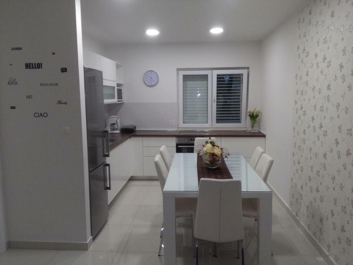Ivana Apartments Makarska Eksteriør billede