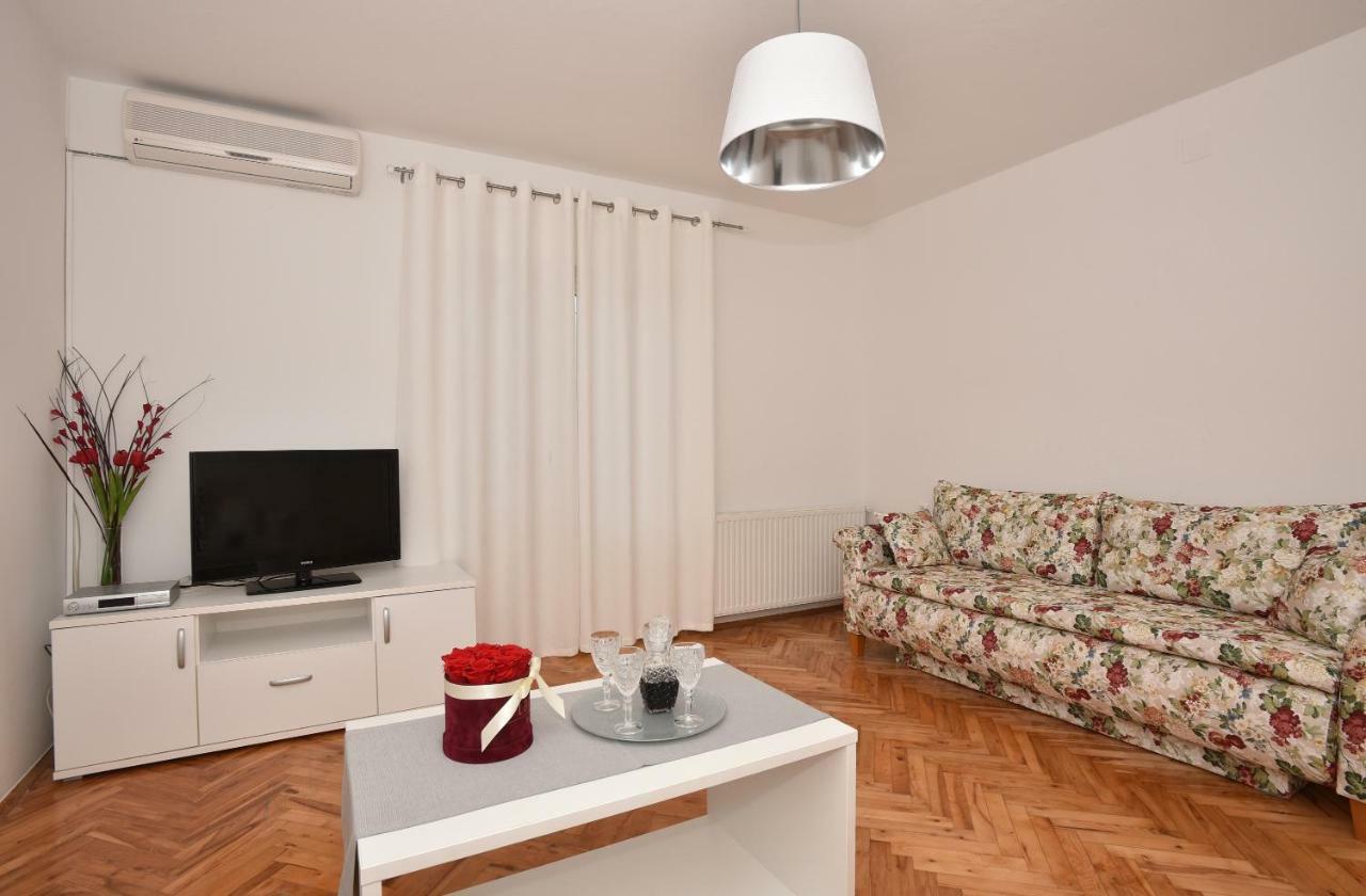 Ivana Apartments Makarska Eksteriør billede