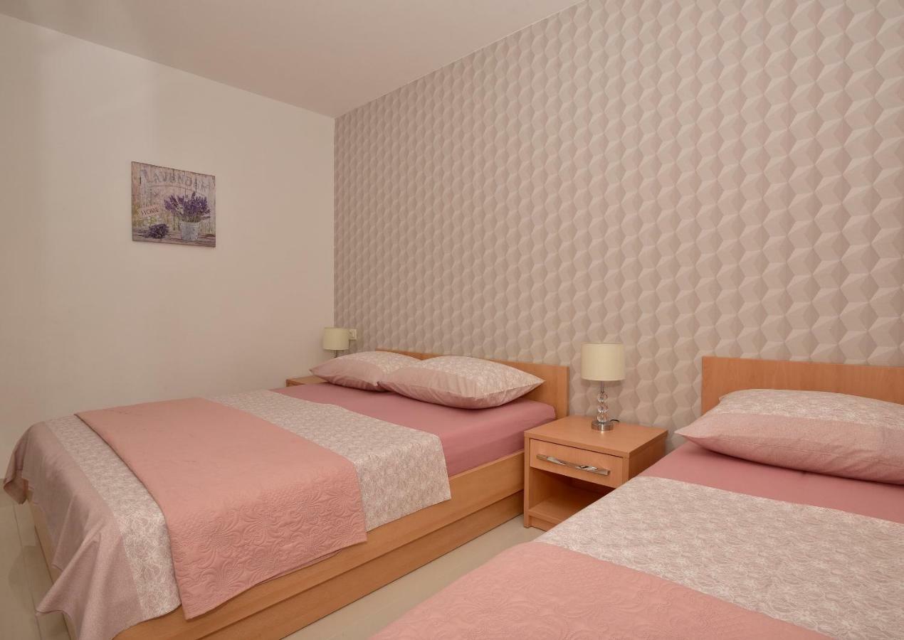 Ivana Apartments Makarska Eksteriør billede