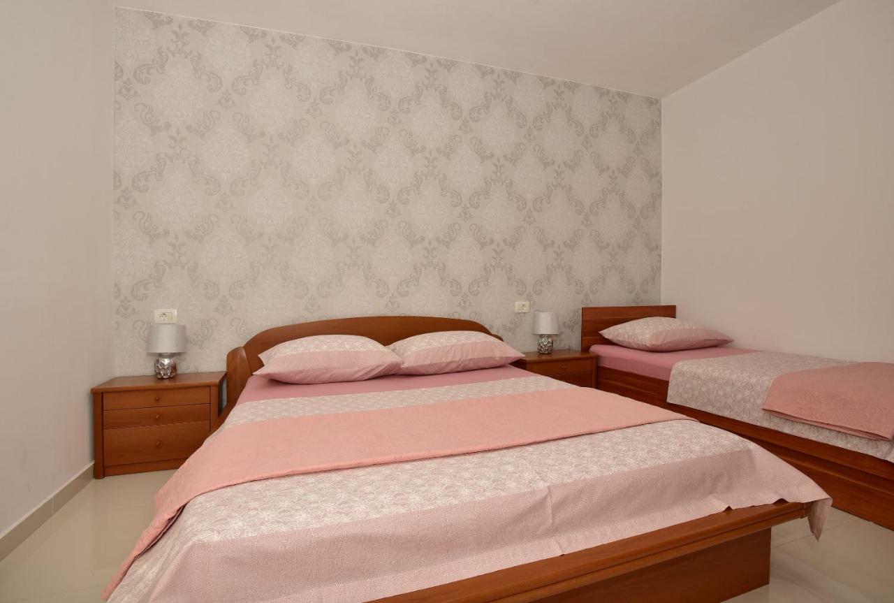 Ivana Apartments Makarska Eksteriør billede
