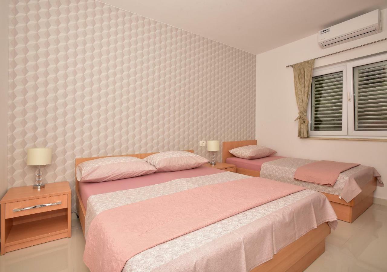 Ivana Apartments Makarska Eksteriør billede